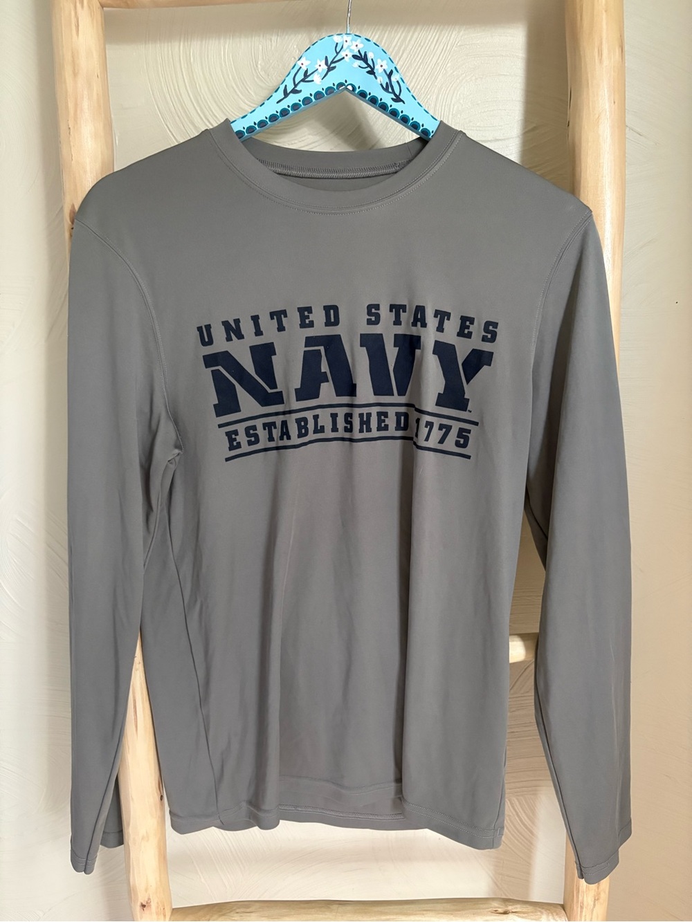 Champion Men's Gray Long-Sleeve Navy Graphic Crewneck Shirt